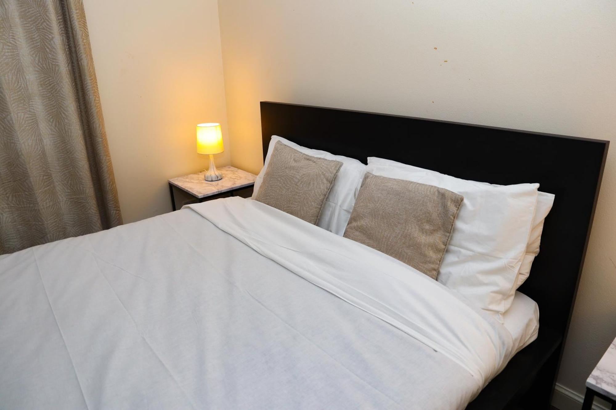 Charlotte Apartment Aberdeen Bagian luar foto
