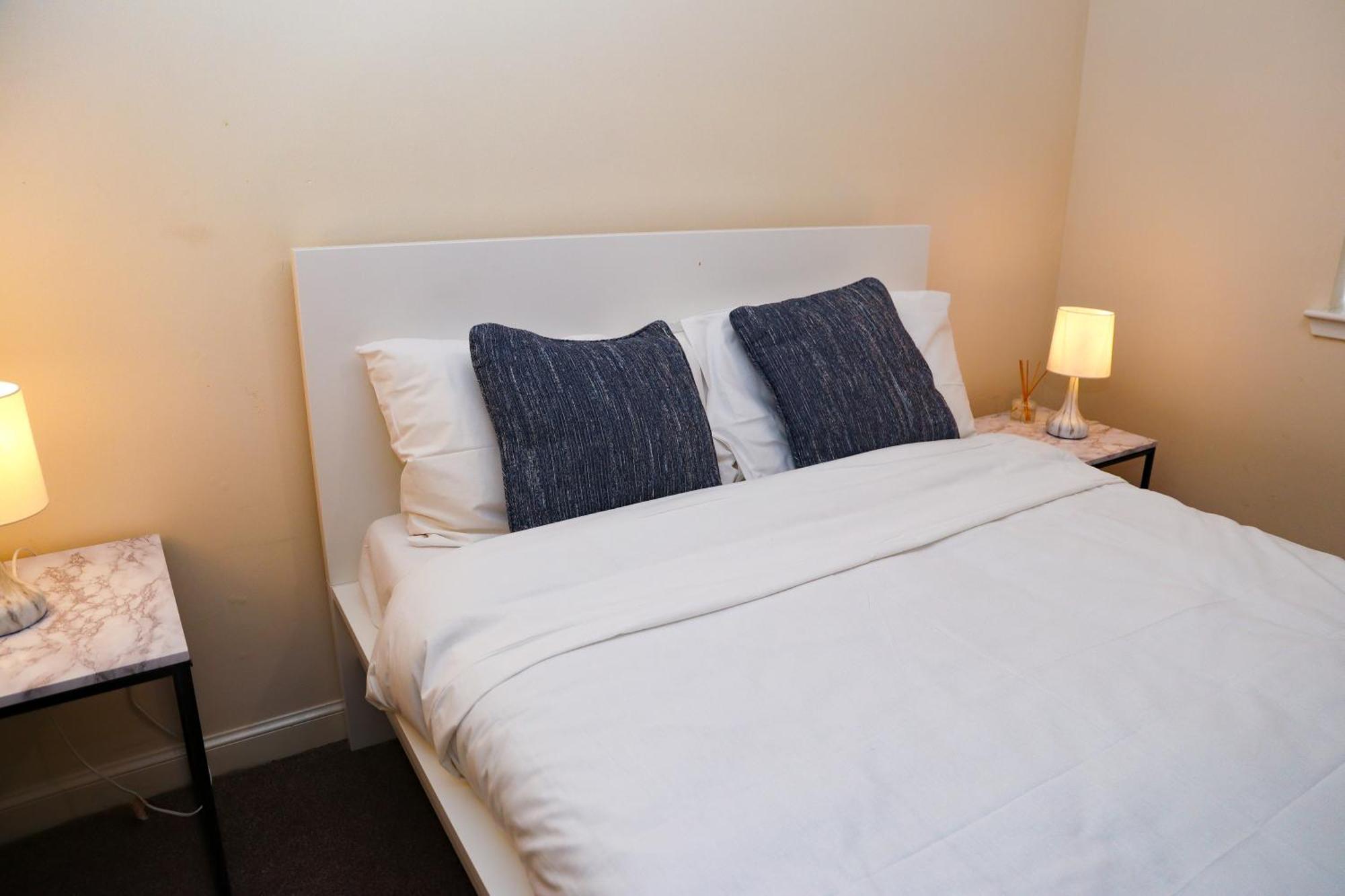 Charlotte Apartment Aberdeen Bagian luar foto