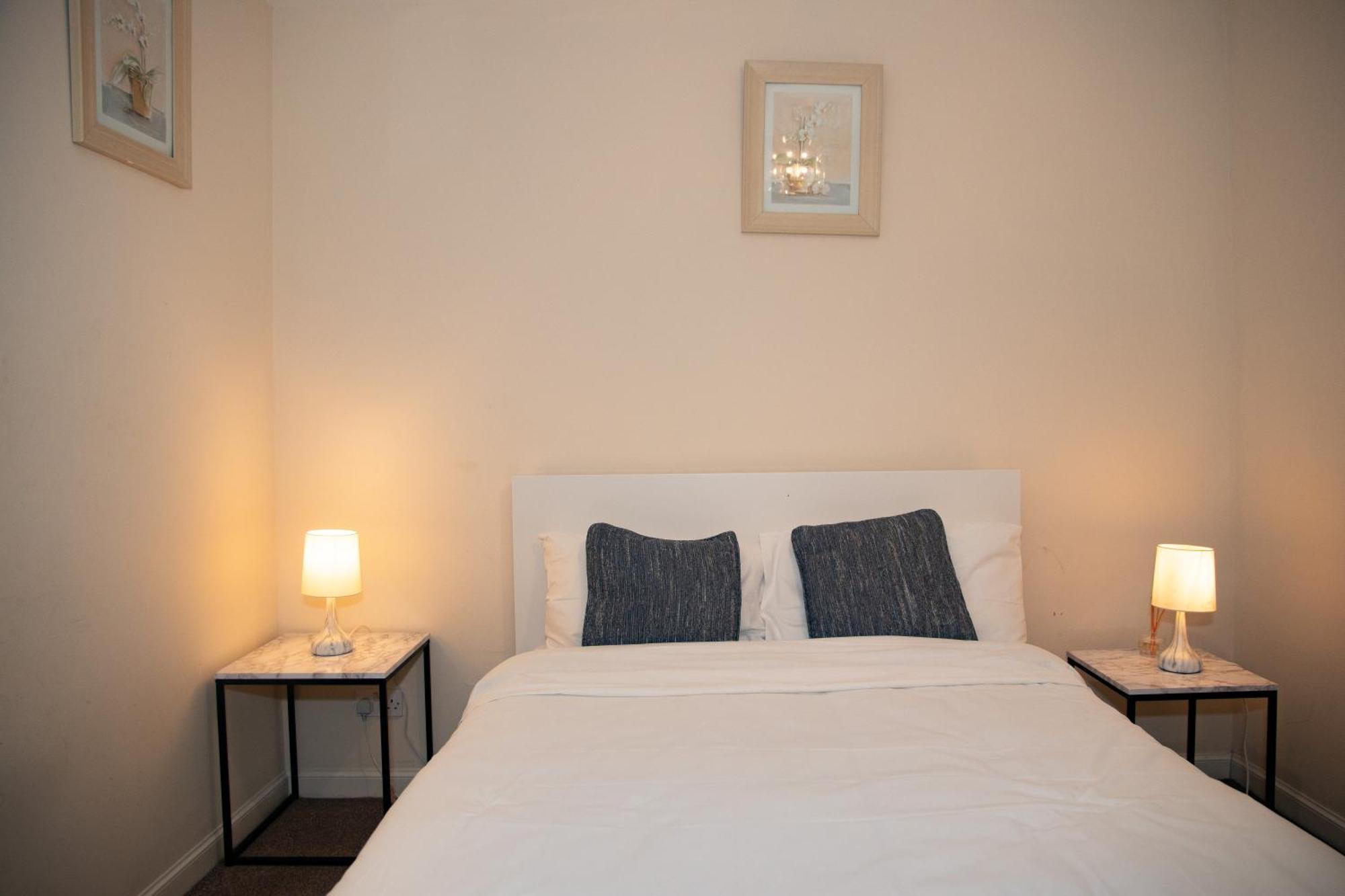Charlotte Apartment Aberdeen Bagian luar foto